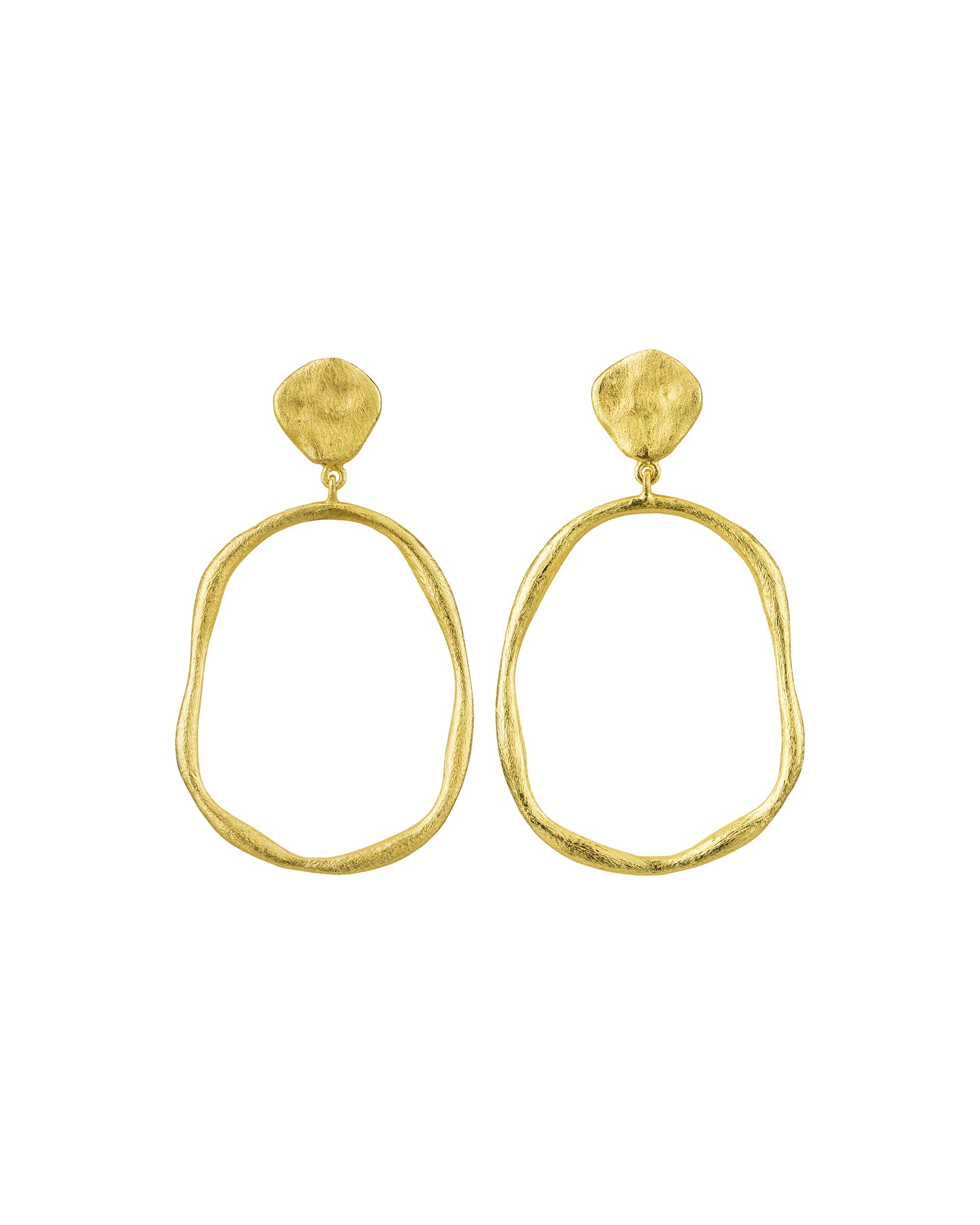 große Damen Gold Ohrringe mit weißem Hintergrund.